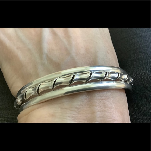 Vintage sterling silver Mexican cuff bracelet - Picture 5 of 12